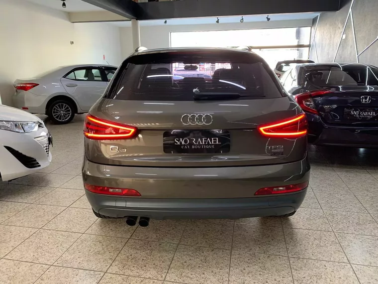 Audi Q3 Marrom 15