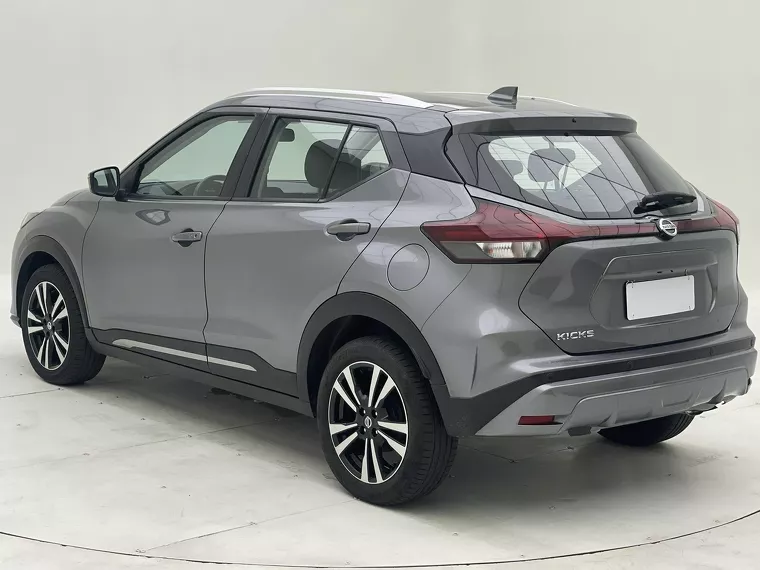 Nissan Kicks Cinza 11