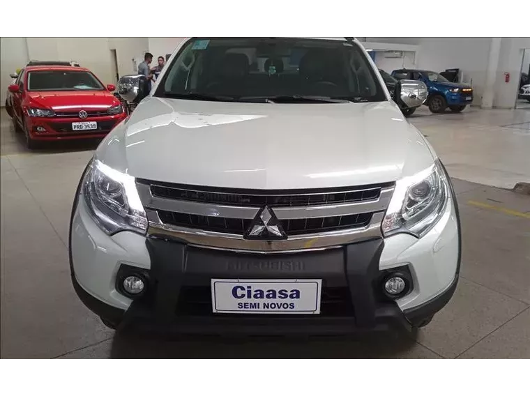 Mitsubishi L200 Triton Branco 9