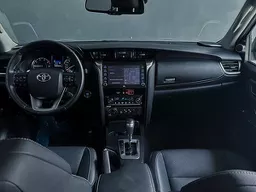 Toyota Hilux SW4