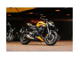 Street Triple