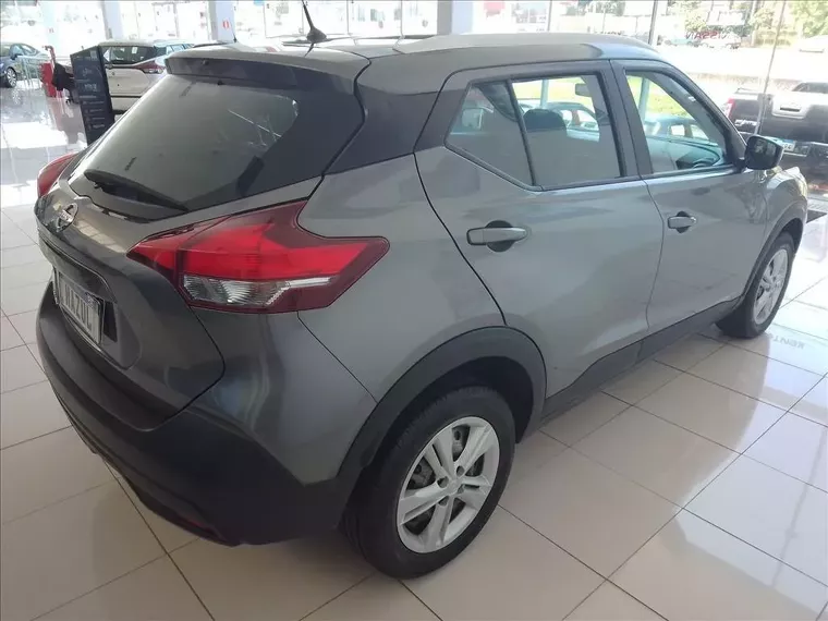 Nissan Kicks Cinza 7