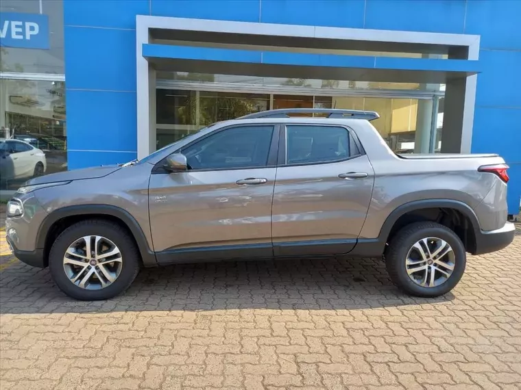 Fiat Toro Cinza 8