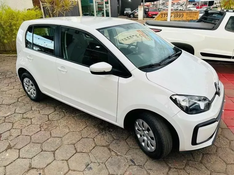 Volkswagen UP Branco 12