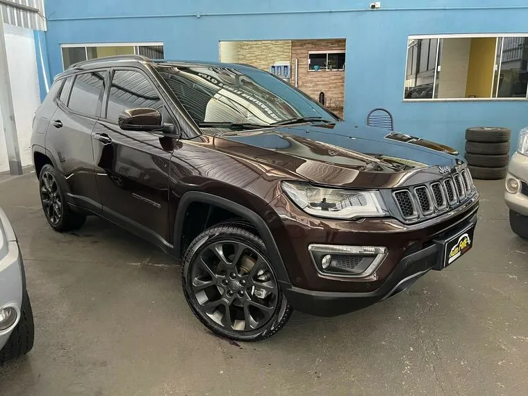 Jeep Compass Marrom 16