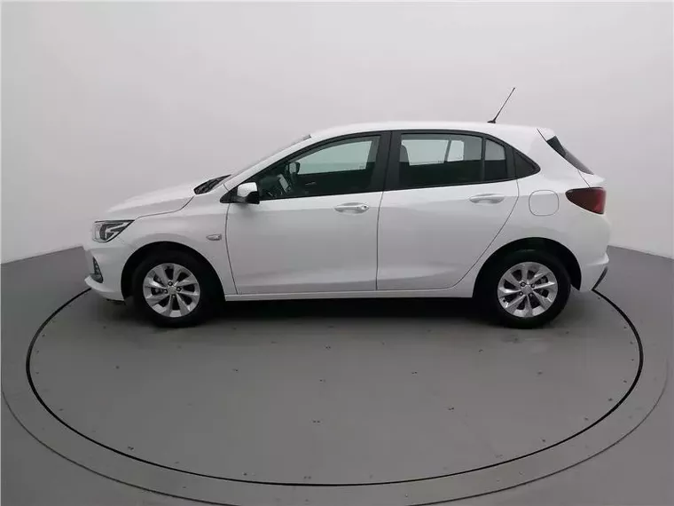 Chevrolet Onix Branco 2