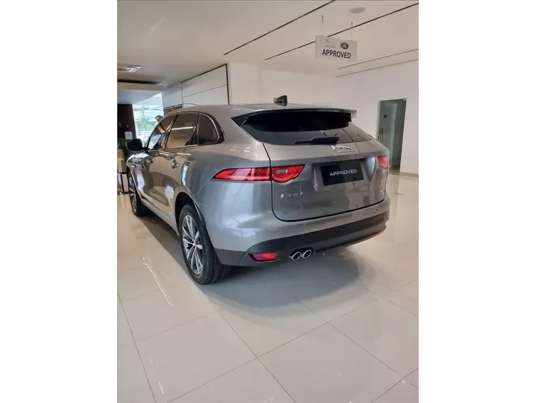 Jaguar F-pace Prata 1