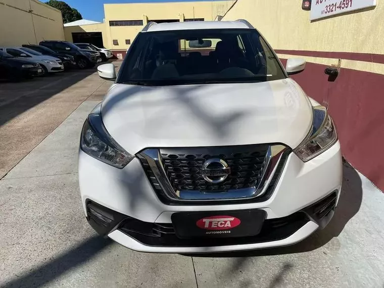 Nissan Kicks Branco 4