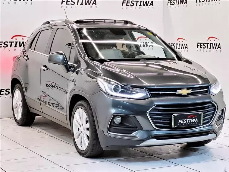 Chevrolet Tracker Cinza 4