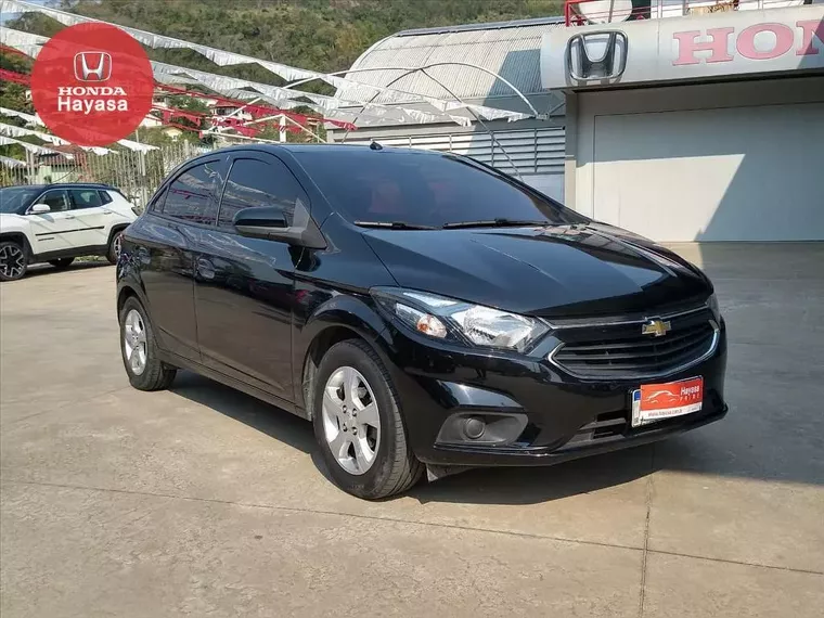 Chevrolet Onix Preto 6