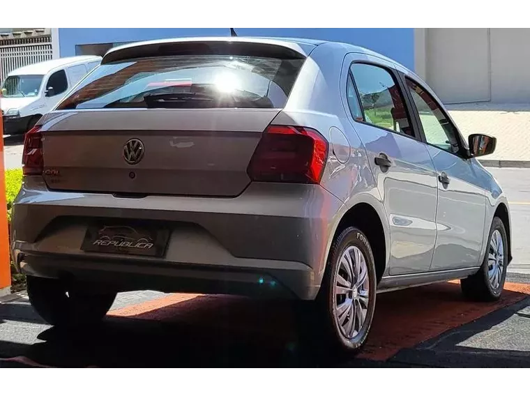 Volkswagen Gol Prata 4