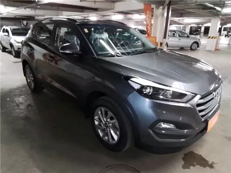 Hyundai Tucson Cinza 4