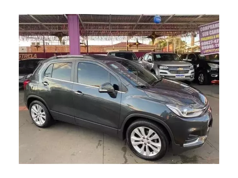 Chevrolet Tracker Cinza 6