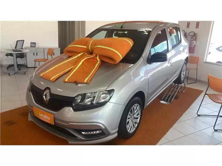 Renault Logan Prata 4