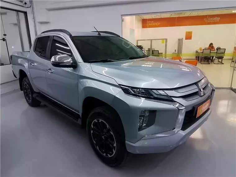 Mitsubishi L200 Triton Prata 7