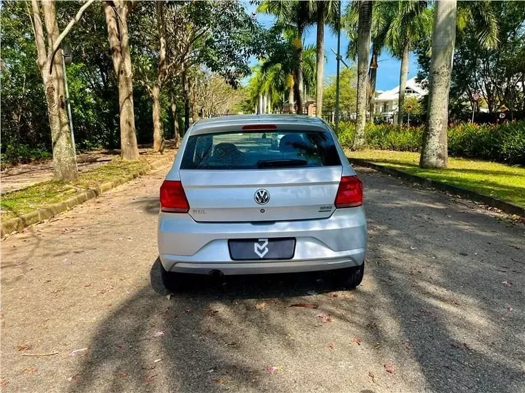 Volkswagen Gol Prata 7