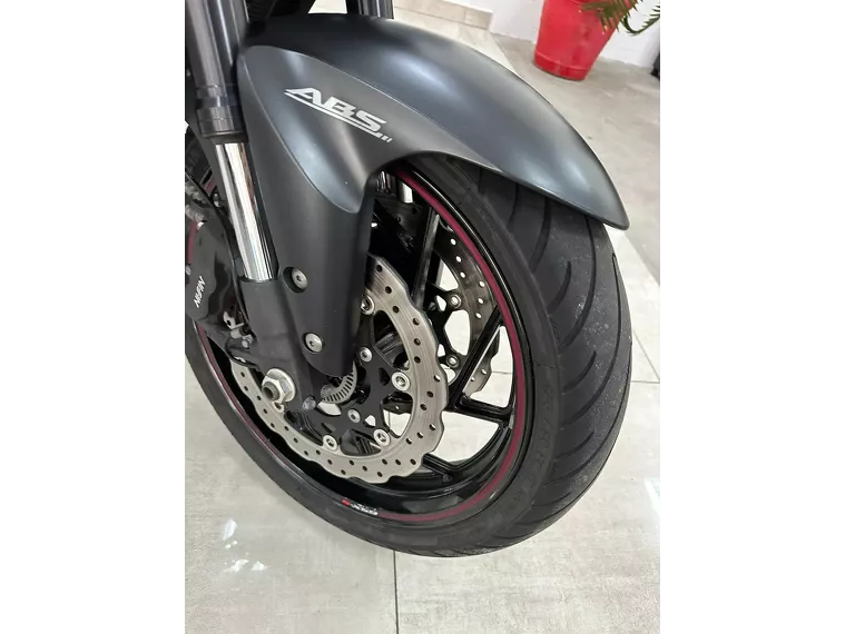 Suzuki GSX-S Preto 21