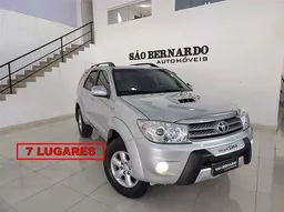 Toyota Hilux SW4