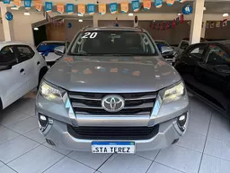 Toyota Hilux SW4