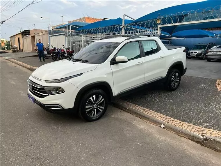 Fiat Toro Branco 11