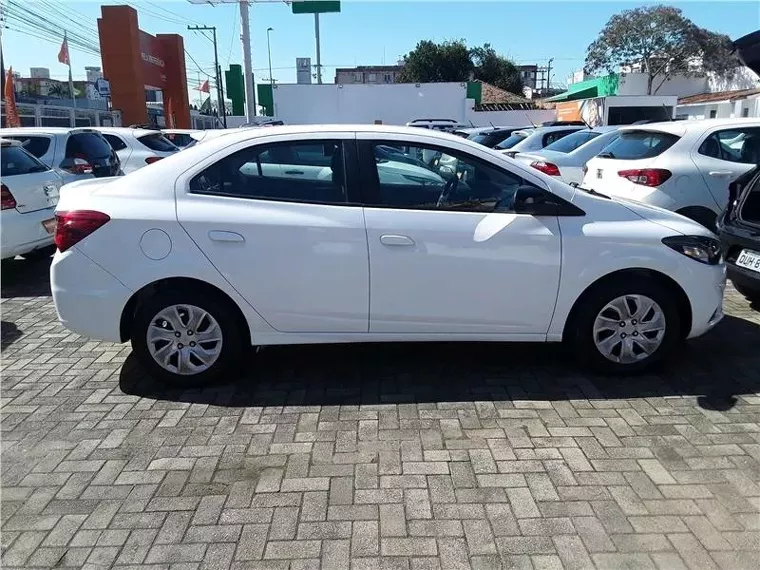 Chevrolet Onix Branco 2