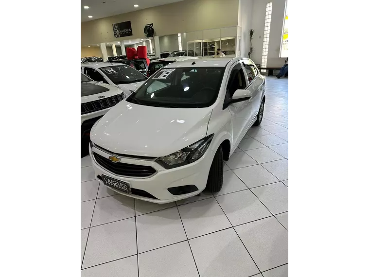 Chevrolet Onix Branco 16