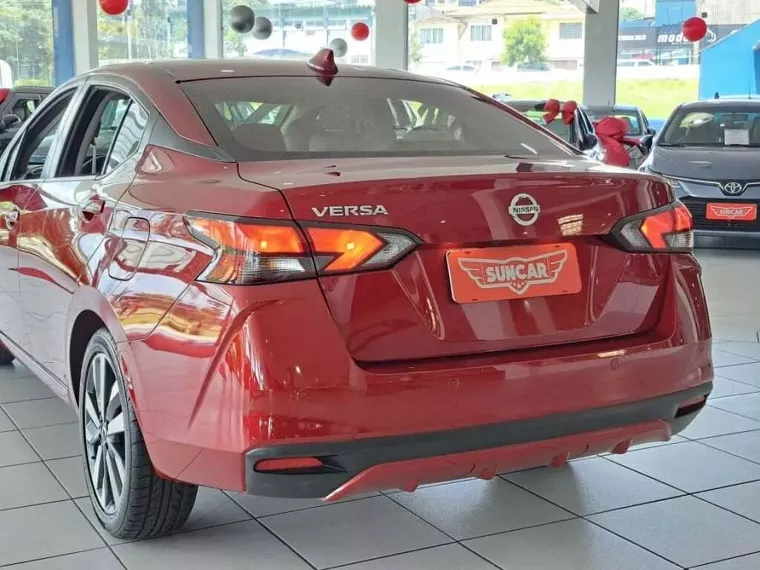 Nissan Versa Vermelho 16