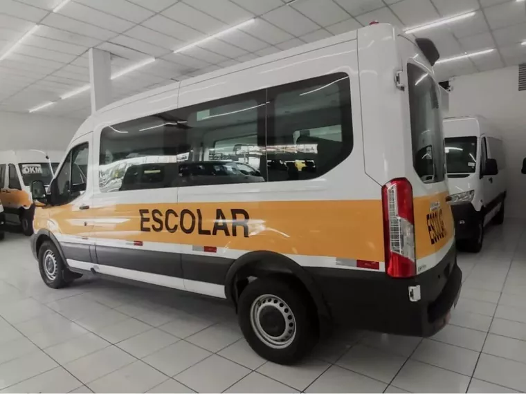 Ford Transit Branco 25