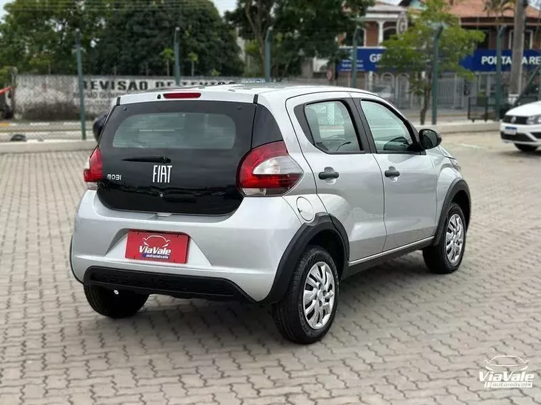 Fiat Mobi Prata 4