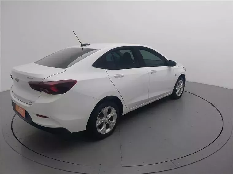 Chevrolet Onix Branco 14