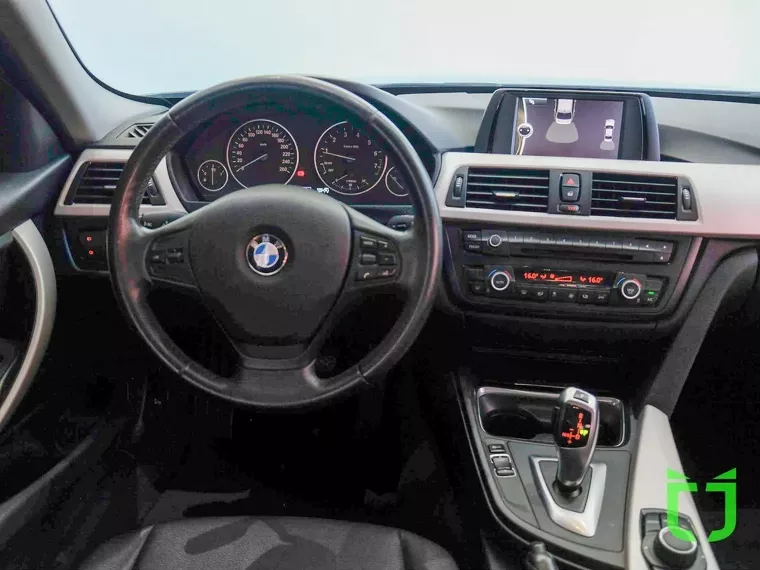 BMW 320i Cinza 11