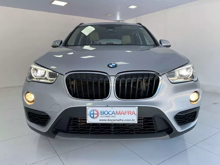 BMW X1 Prata 2