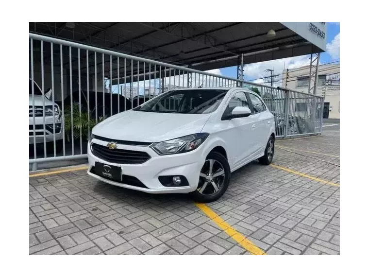 Chevrolet Onix Branco 1