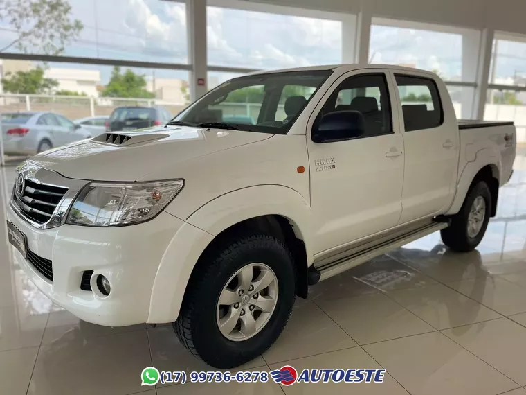 Toyota Hilux Branco 8