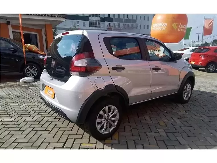 Fiat Mobi Prata 10