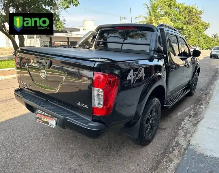 Nissan Frontier Preto 9