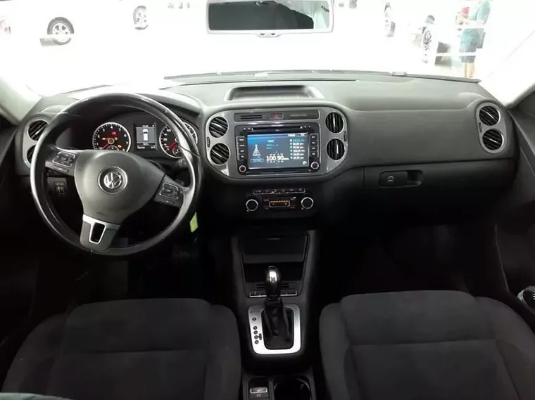 Volkswagen Tiguan Prata 14