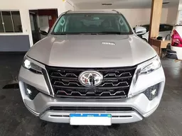 Toyota Hilux SW4