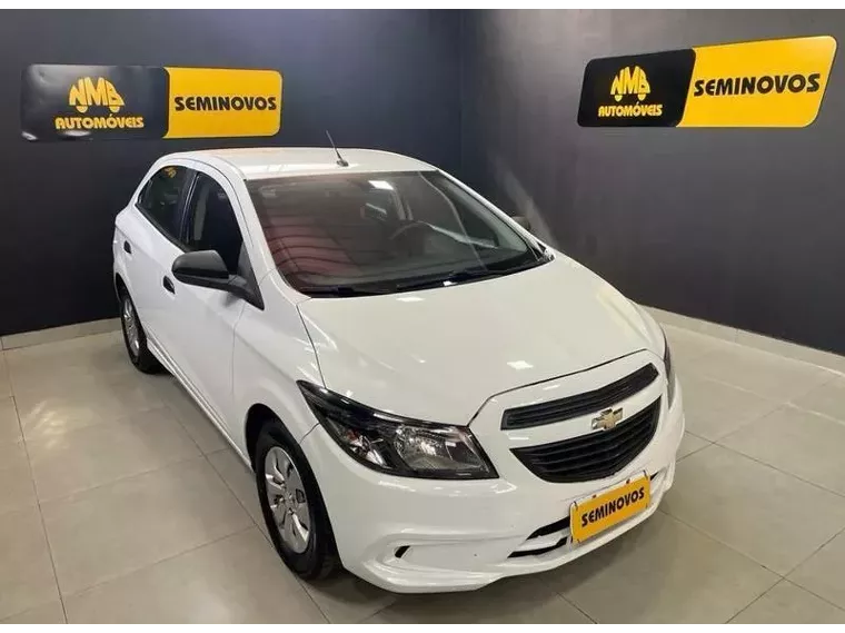 Chevrolet Onix Branco 1