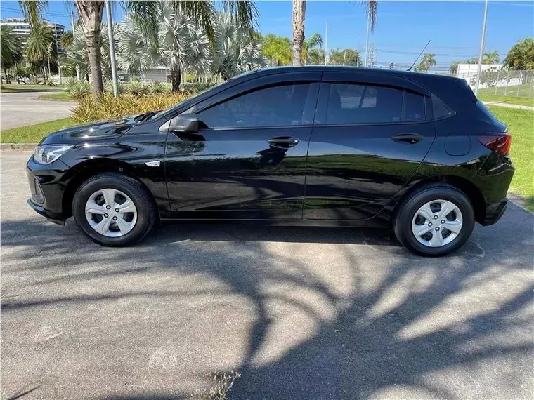 Chevrolet Onix Preto 2