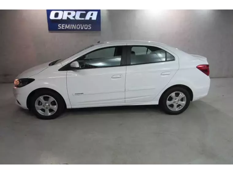 Chevrolet Prisma Branco 10