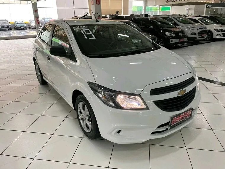 Chevrolet Onix Branco 6