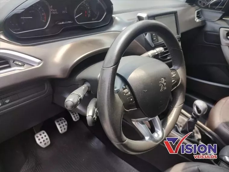 Peugeot 2008 Preto 12