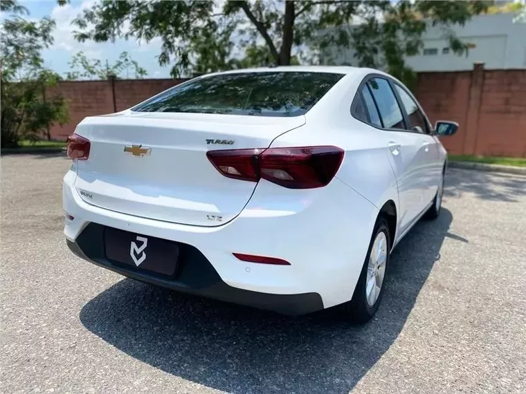 Chevrolet Onix Branco 7