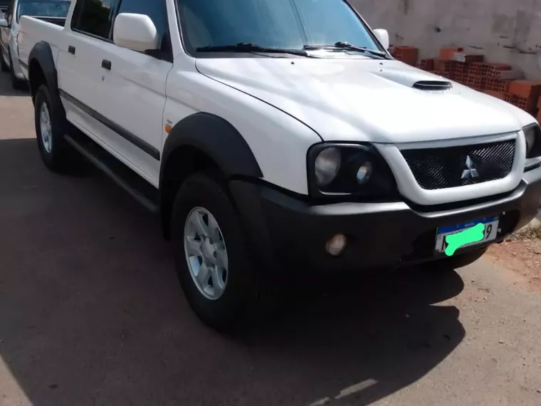 Mitsubishi L200 Outdoor Branco 4