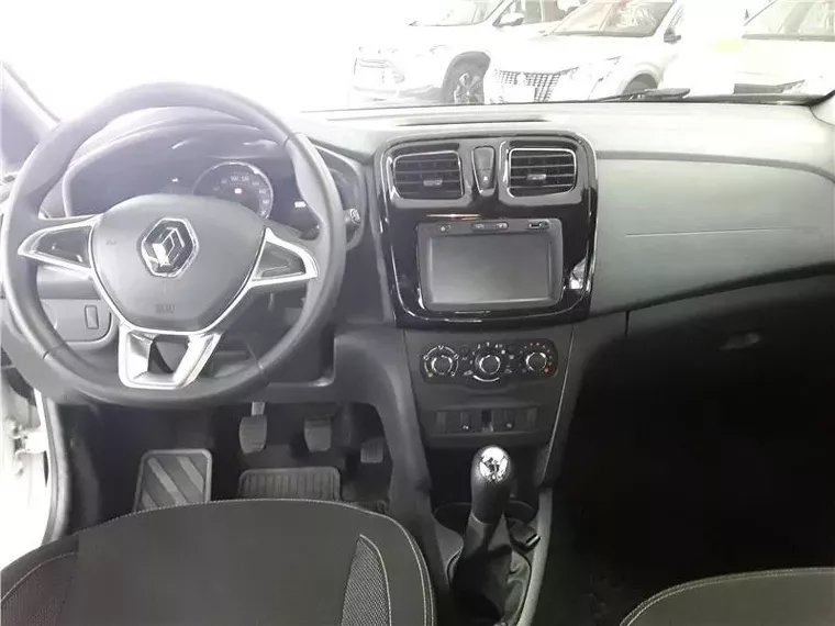 Renault Logan Branco 10