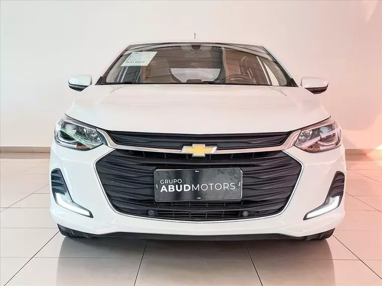 Chevrolet Onix Branco 1