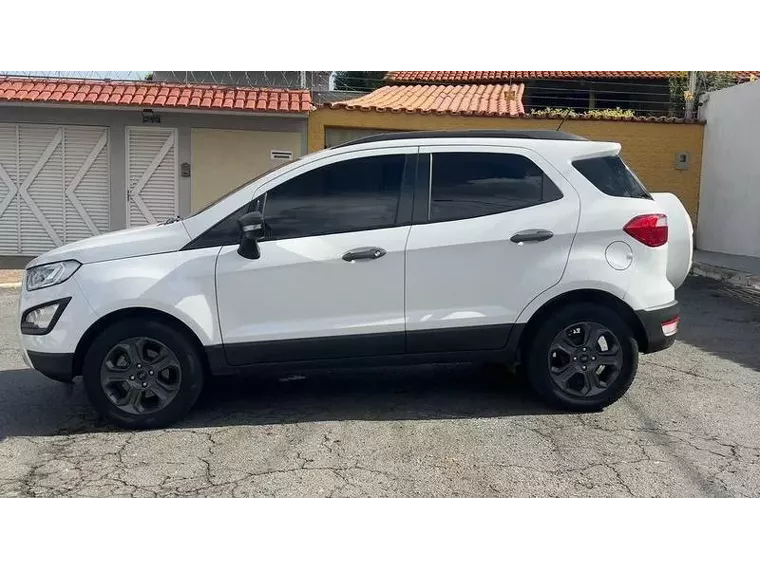 Ford Ecosport Branco 7