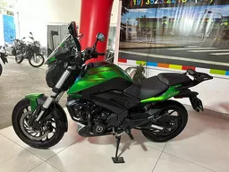 Bajaj Dominar