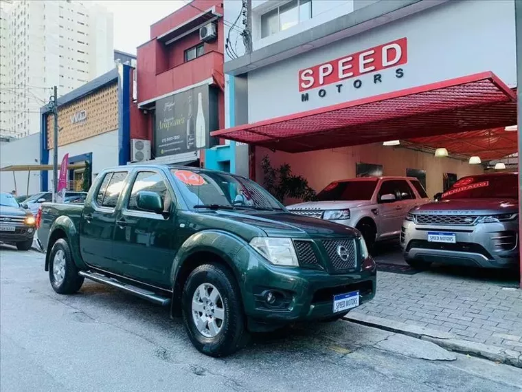 Nissan Frontier Verde 10